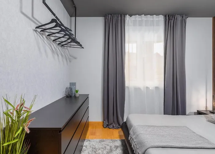 아파트 Lux Teo - New 풀라